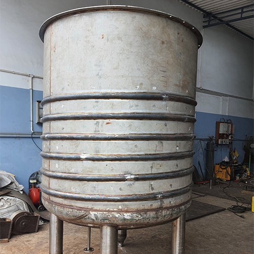 Limpeted Tanks Manufacturers in Noida